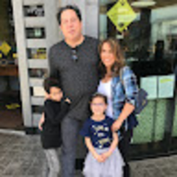 Meet your Posher, Elaine - Picture 1 of 1